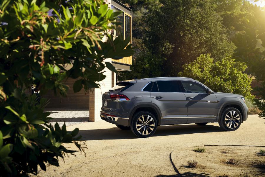  Volkswagen Atlas Cross Sport SEL R-Line 2020 года  (фото 31 из 43)